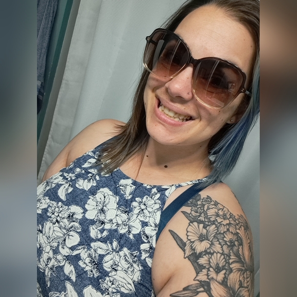 Meet your Posher, Jessica - Picture 7 of 8